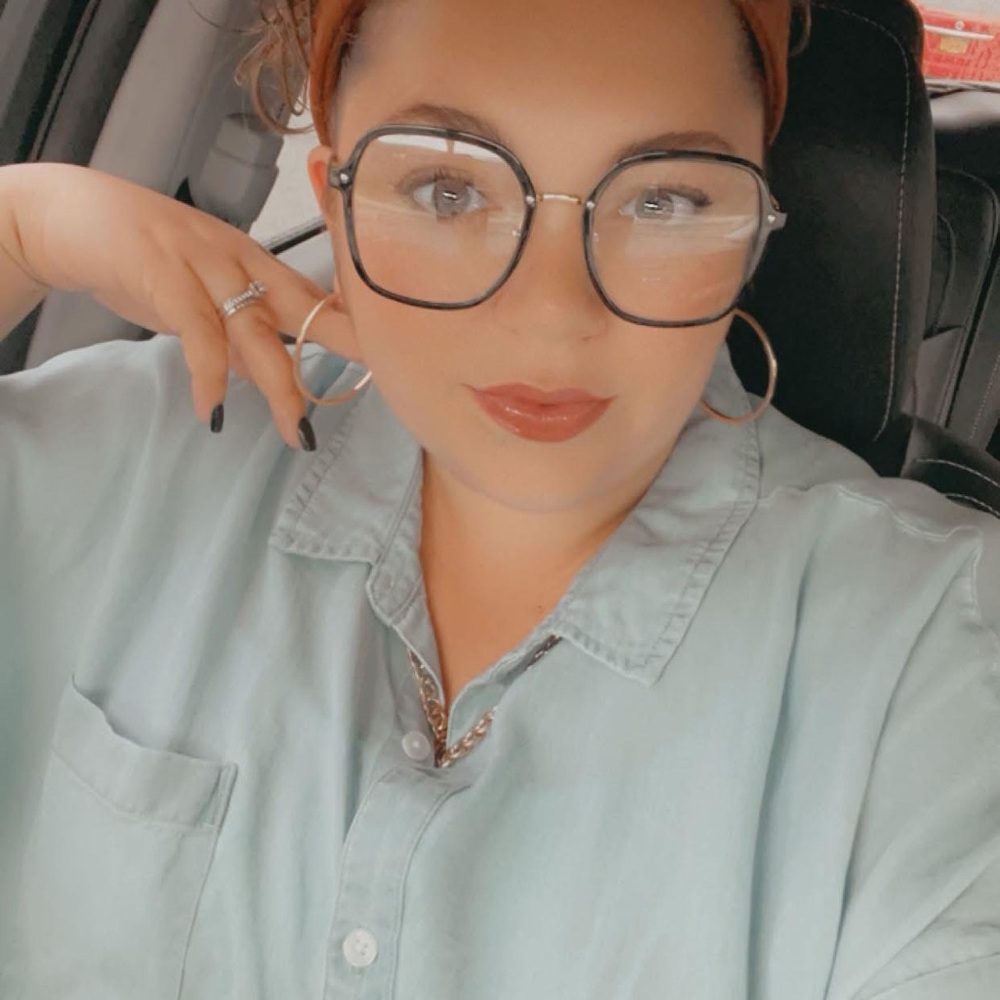 Meet your Posher, Corrine